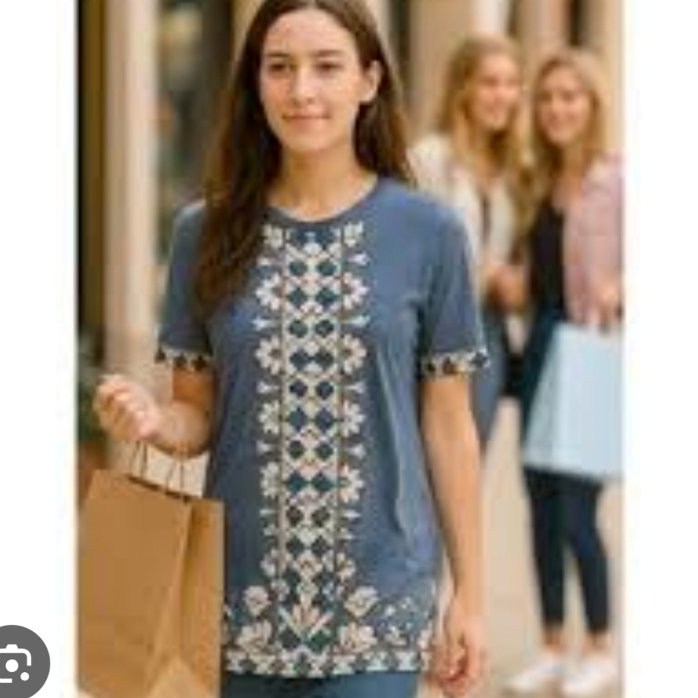 🌸Tory Burch Blue and White Floral Tee